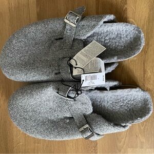 GAP Women's Soft Gray Slippers